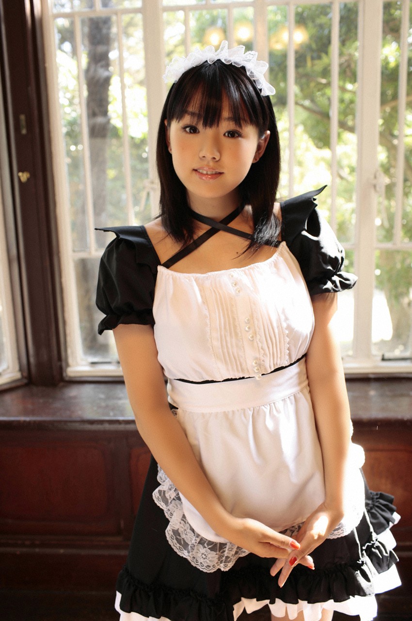 Busty asian idol maid - Porno photo